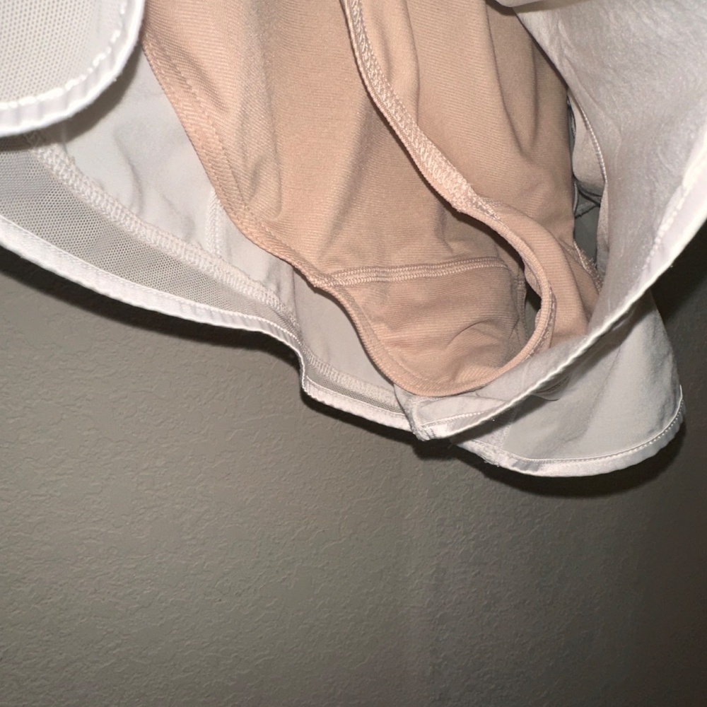 Lululemon hotty hot shorts - Picture 4 of 7